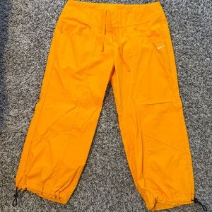 Women’s sz M Nike Capri